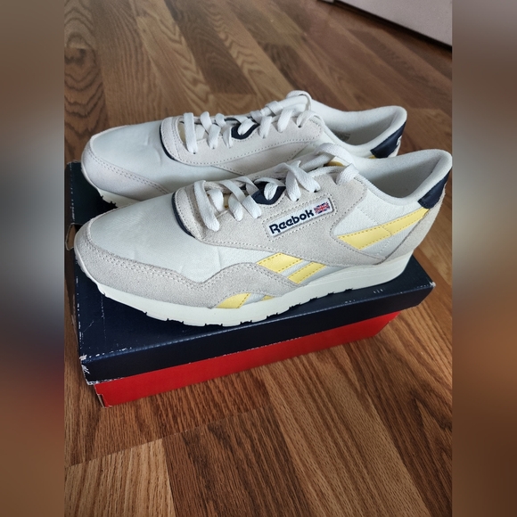 Reebok CL Nylon - Picture 6 of 17